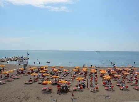 Junior Family Отель 3*