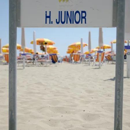 Junior Family كافالّينو